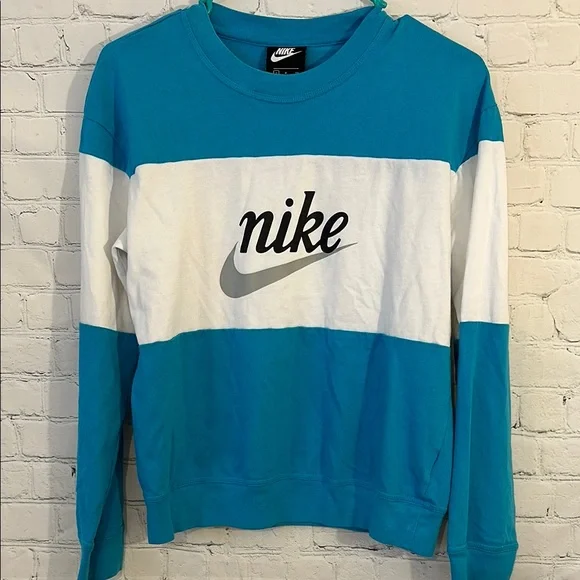 Nike Blue and White ladies long sleeve top - Picture 1 of 6